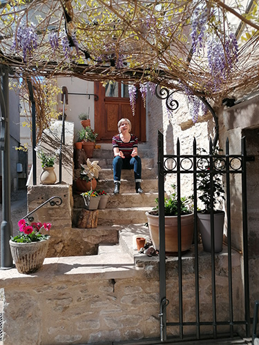 Patricia, your host | L'Antre Ami, guest room in Savigny-lès-Beaune